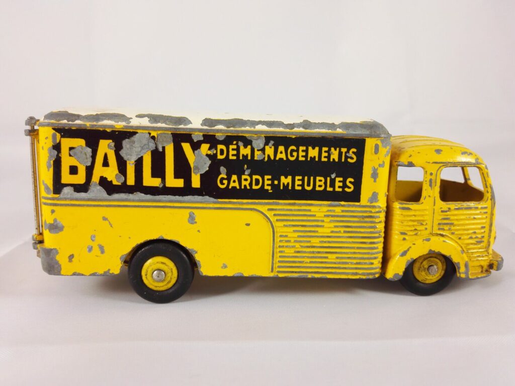 Dinky Toys Simca Cargo Transports Bailly - 33AN
