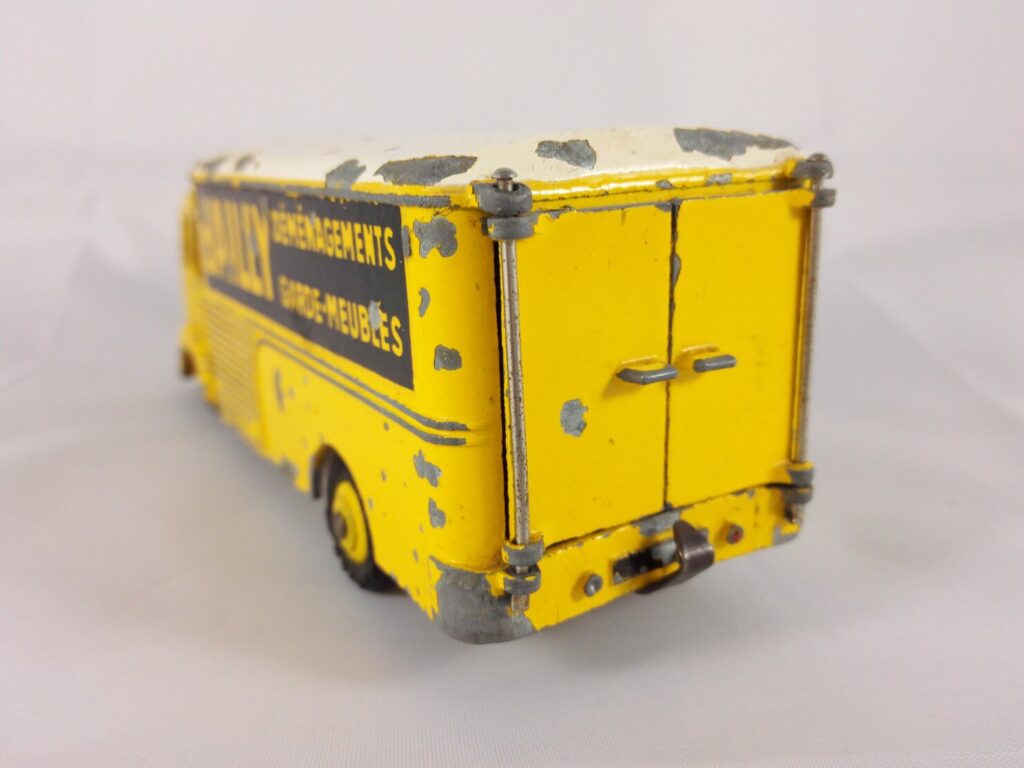 Dinky Toys Simca Cargo Transports Bailly - 33AN
