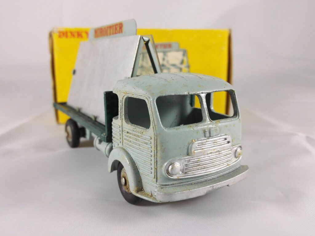Dinky Toys Simca Cargo Miroitier - 33C
