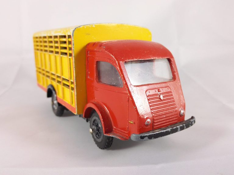 Renault 2.5 Tonnes Bétaillère - CIJ - 4/50