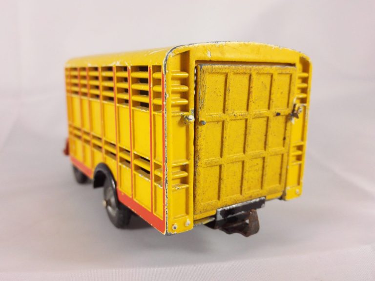 Renault 2.5 Tonnes Bétaillère - CIJ - 4/50