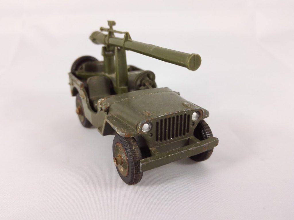 Hotchkiss-Willys Jeep avec Canon 106 SR - Dinky Toys - 829
