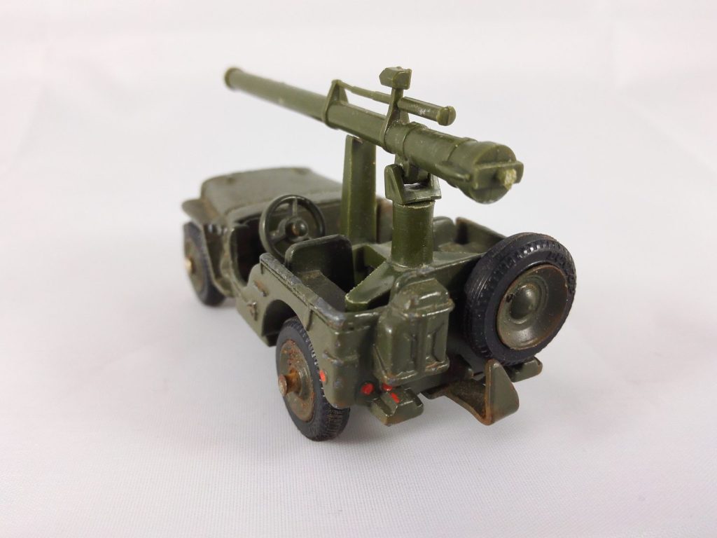 Hotchkiss-Willys Jeep avec Canon 106 SR - Dinky Toys - 829