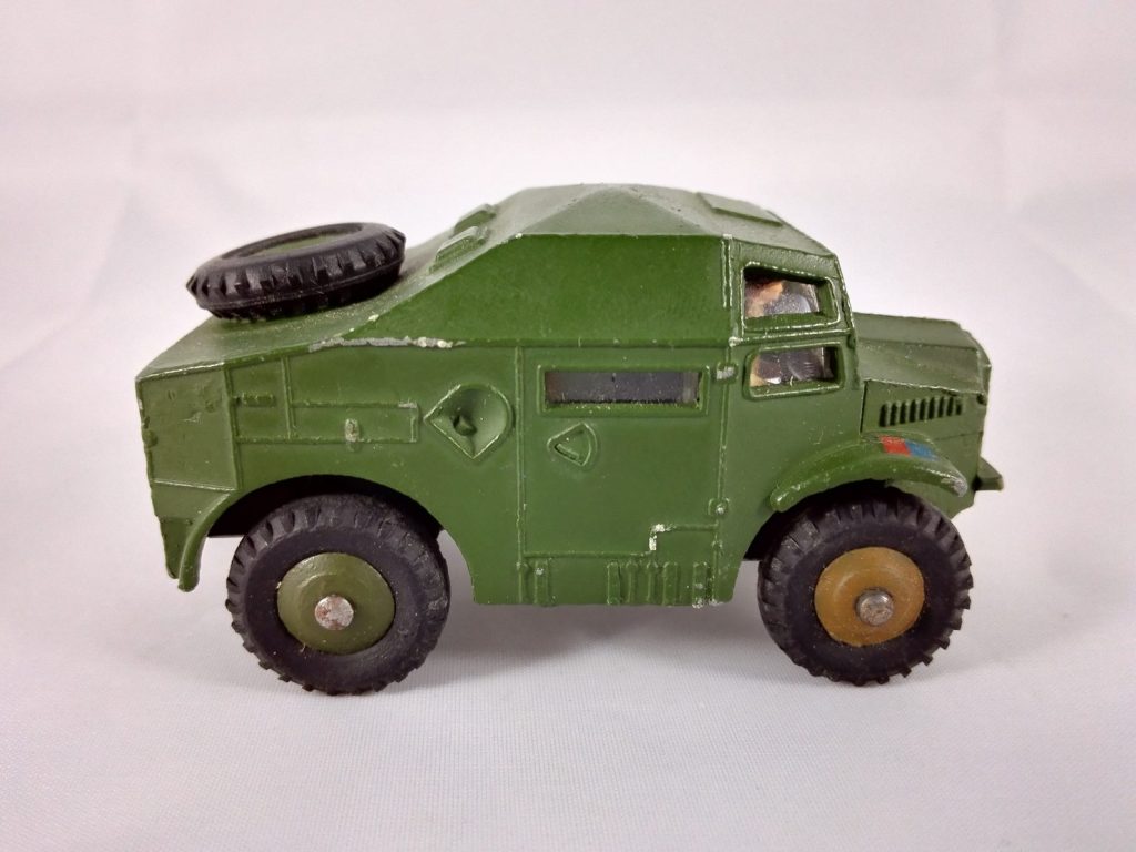 Morris Field Artillery Tractor - Dinky Toys - 688