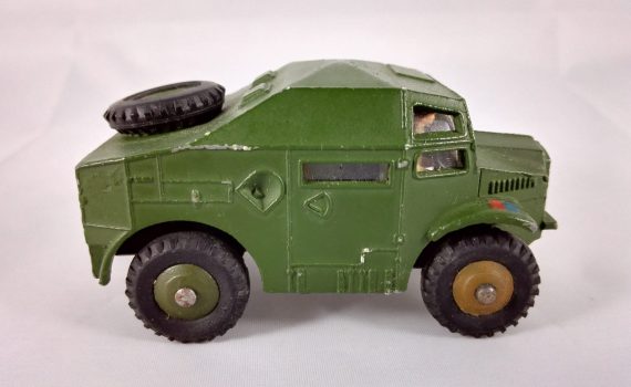 Morris Field Artillery Tractor - Dinky Toys - 688