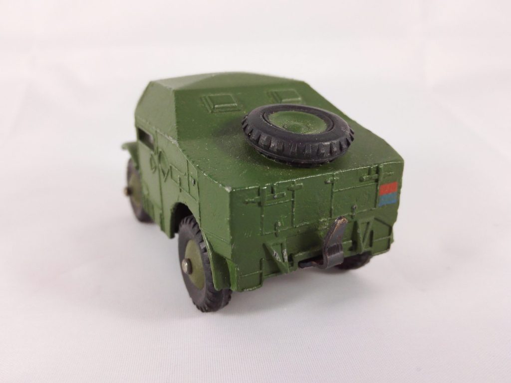 Morris Field Artillery Tractor - Dinky Toys - 688