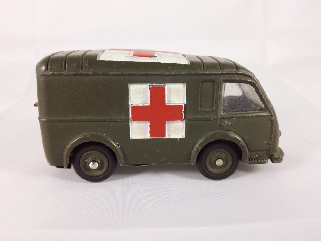 Renault Goélette R2087 Ambulance Militaire - Dinky Toys - 80F