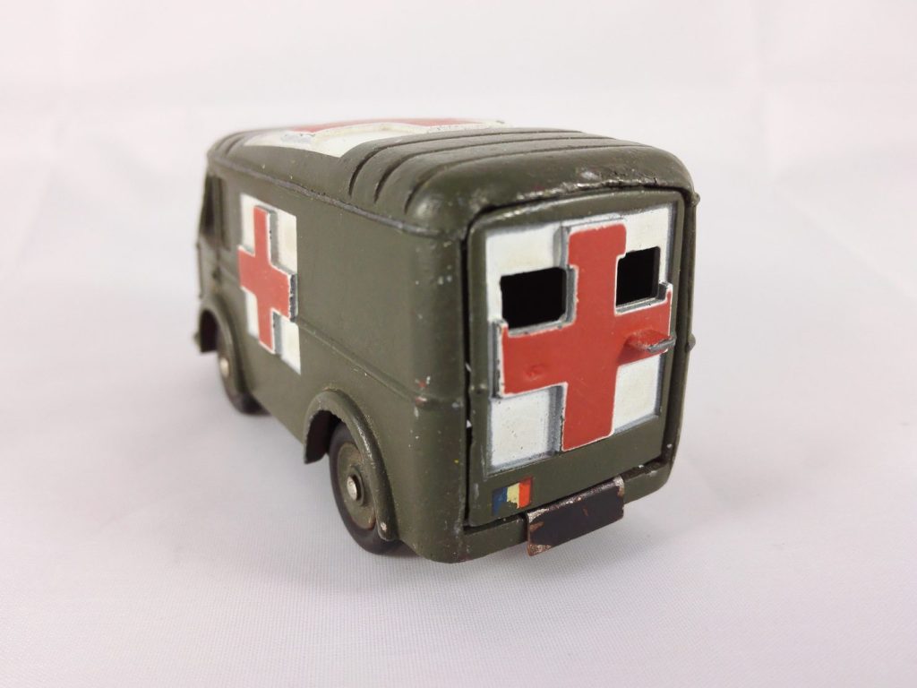 Renault Goélette R2087 Ambulance Militaire - Dinky Toys - 80F