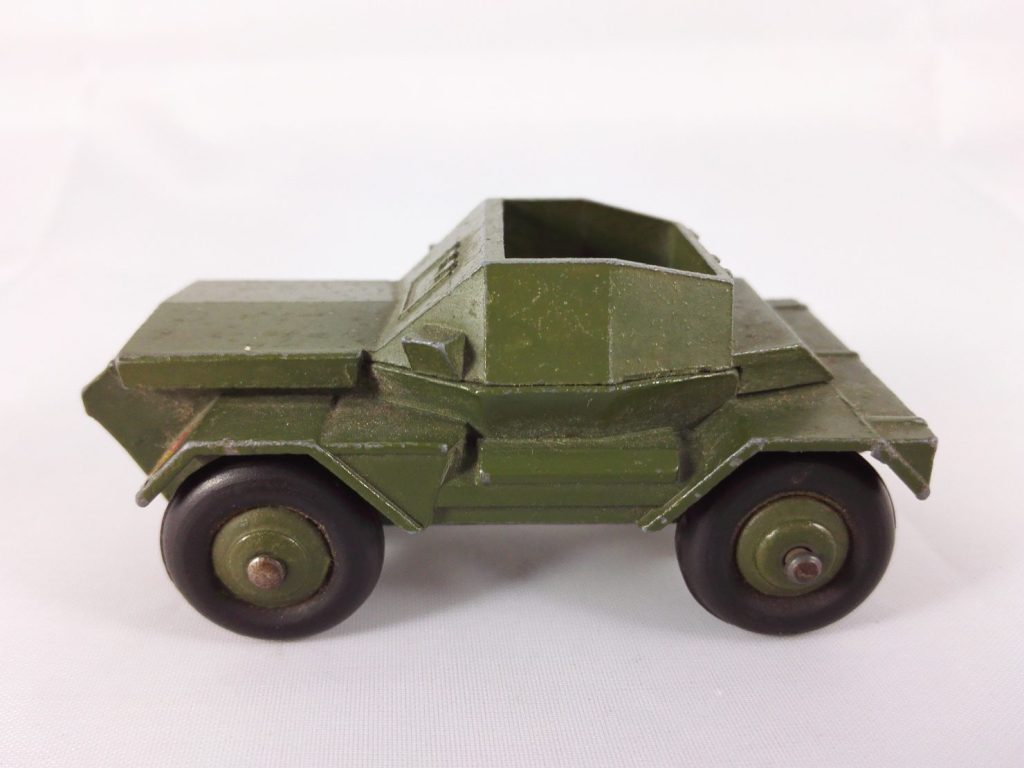 Scout Car - Dinky Toys - 673