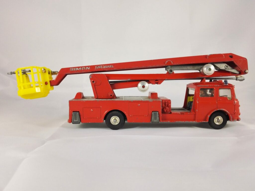 Bedford TK Simon Snorkel Fire Engine - Corgi Toys - 1127
