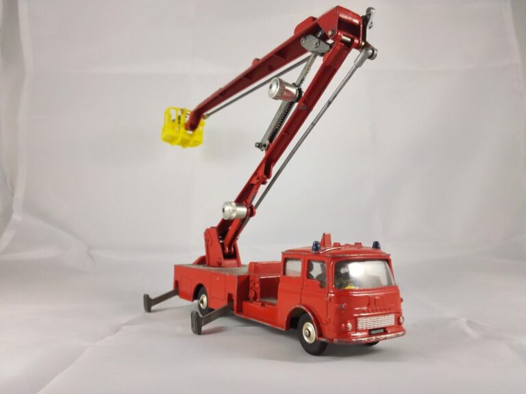 Bedford TK Simon Snorkel Fire Engine - Corgi Toys - 1127