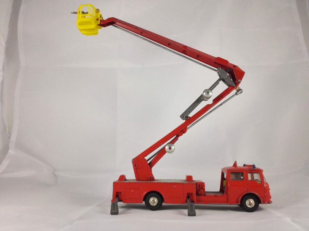 Bedford TK Simon Snorkel Fire Engine - Corgi Toys - 1127