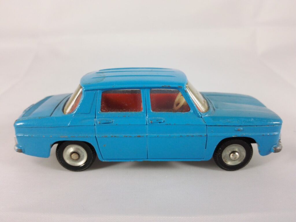 Renault R8 - Dinky Toys - 517