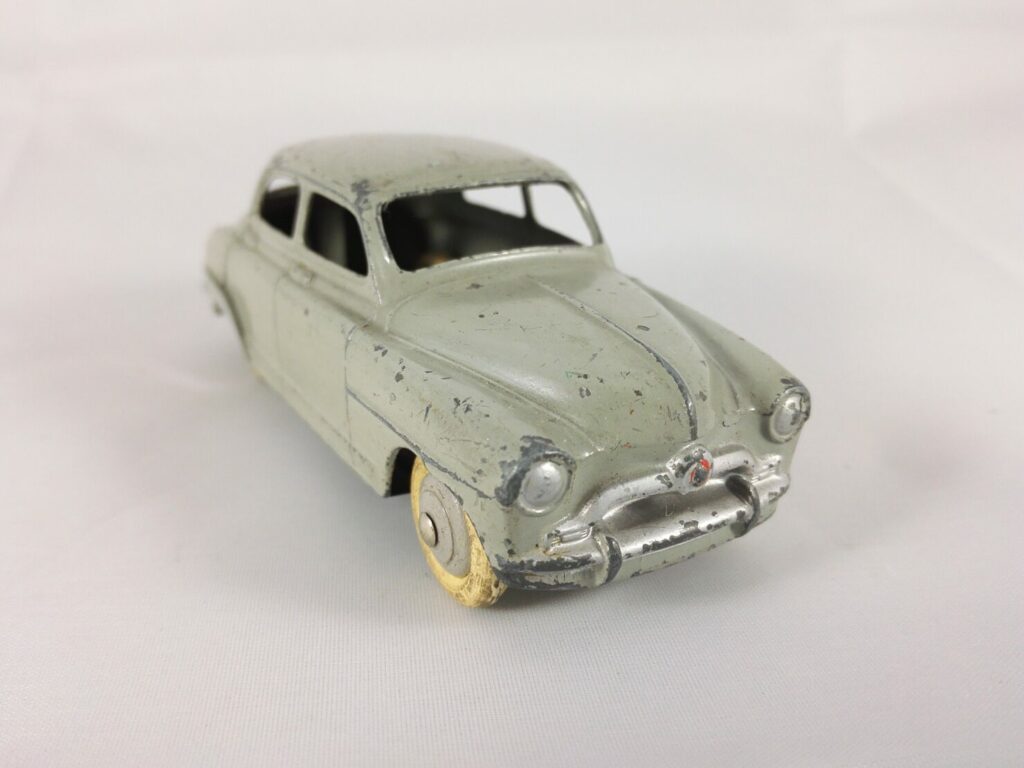 Simca 9 Aronde - Dinky Toys - 24U