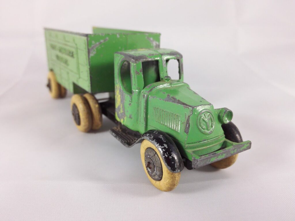 Mack AC Bulldog Long Distance Hauling - Tootsietoy - 803