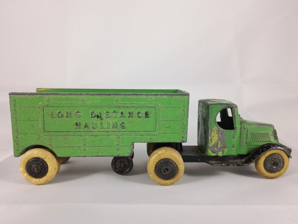 Mack AC Bulldog Long Distance Hauling - Tootsietoy - 803