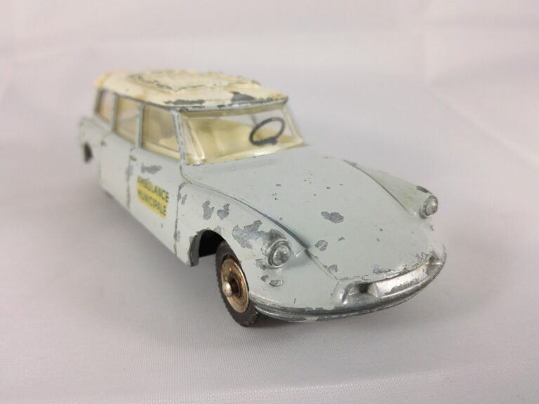 Citroën ID 19 Break Ambulance - Dinky Toys - 556