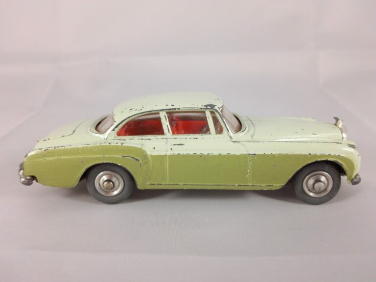 Bentley Continental Sports Saloon - Corgi Toys - 224