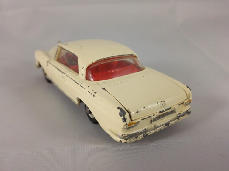 Mercedes-Benz 220 SE Coupe - Corgi Toys - 230