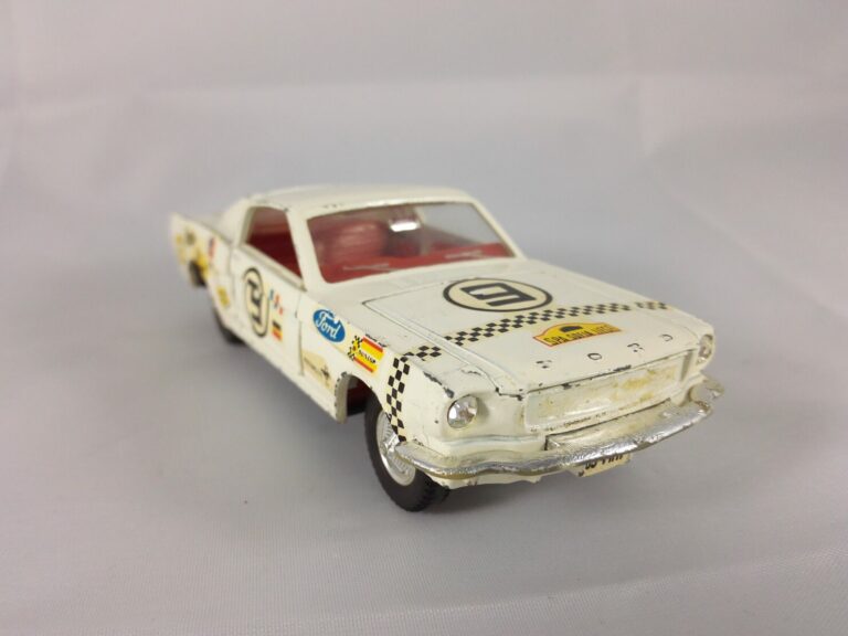 Ford Mustang Fastback 2+2 - Dinky Toys - 161