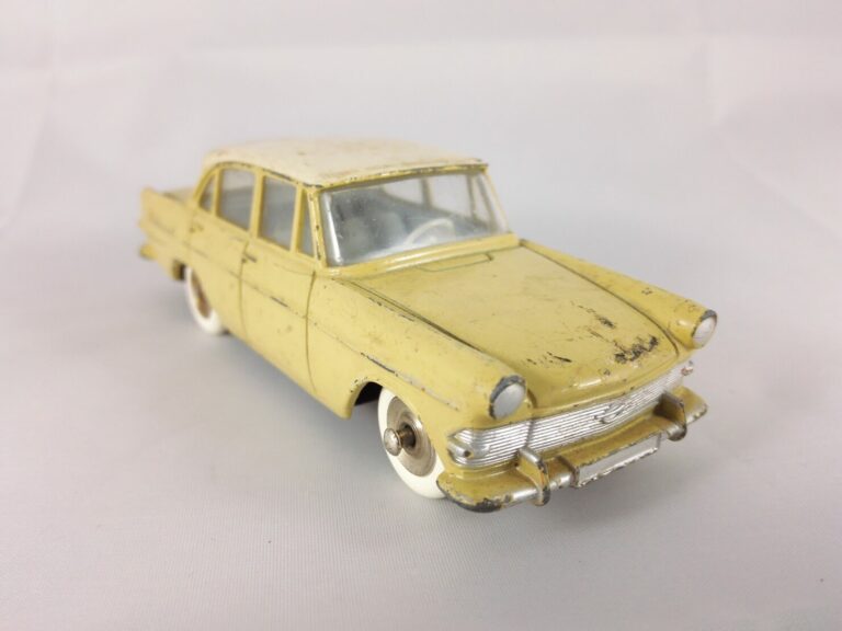 Opel Rekord - Dinky Toys - 554