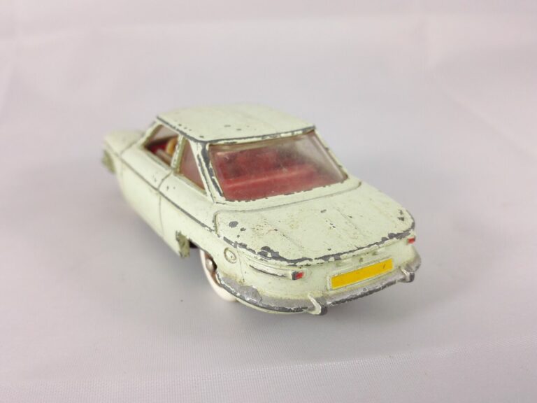Panhard 24 CT Coupe - Dinky Toys - 524