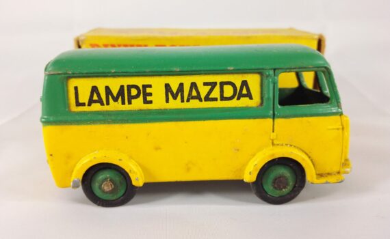 Peugeot D3A Lampe Mazda - Dinky Toys - 25B